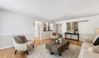 713 Barham Down Dr, Ballwin, MO 63011