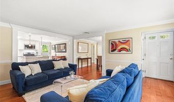 15 Zephyr Ln, Barrington, RI 02806