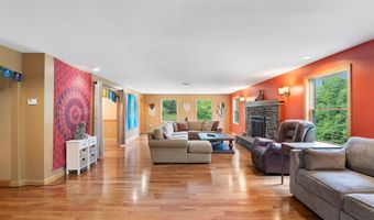 925 Hinesburg Rd, Brattleboro, VT 05301