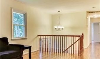 8 Apple Blossom Ct, Airmont, NY 10952