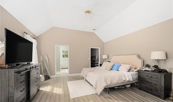 291 Old Oxford Rd, North Smithfield, RI 02896
