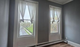 32 1st St 2, Albany, NY 12210