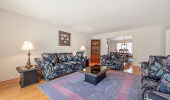 8 Summer Brook Ln, Cromwell, CT 06416