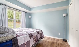 2221 S Huron Pkwy 2, Ann Arbor, MI 48104