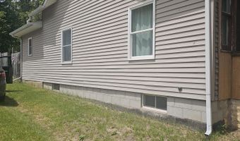 907 N Albion St, Albion, MI 49224