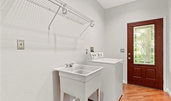 210 N Stage Coach Ln, Fallbrook, CA 92028