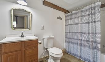 205 6th St, Beaver, WV 25813