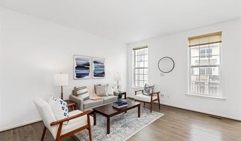 2769 Ashcombe Dr, Ann Arbor, MI 48105