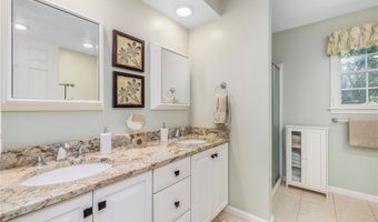 11 Prides Crossing Ln, North Kingstown, RI 02874