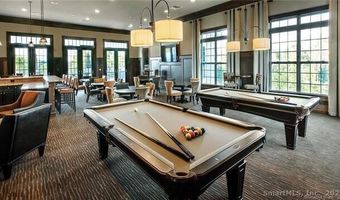 12 Putnam Ln, Danbury, CT 06810