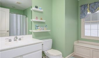 430 W Homestead Dr, Aurora, OH 44202