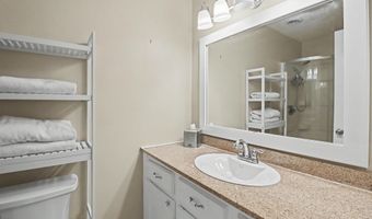 897 Auburn Dr, Biloxi, MS 39532