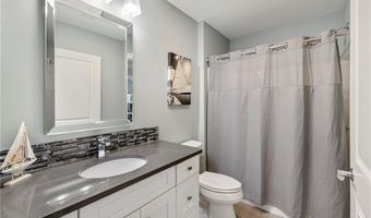 100 Algonquin Rd 13, Narragansett, RI 02882