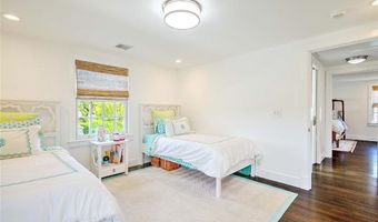 228 Bonnet Point Rd, Narragansett, RI 02882
