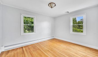 27 Skyline Dr, Brookfield, CT 06804
