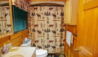 123 Richards Ln, Abbot, ME 04406