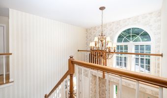 56 Larkspur Ln, Bristol, CT 06010