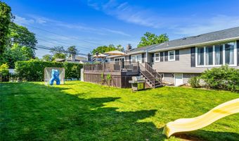95 The Dell, Albertson, NY 11507
