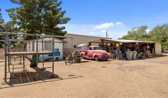 18995 E Saguaro Dr, Black Canyon City, AZ 85324