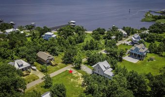 112 Leopold St, Bay St. Louis, MS 39520