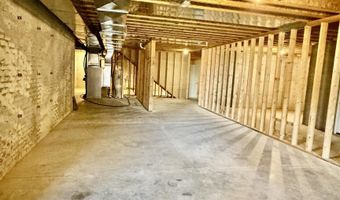 2702 Country Oaks Dr, Atlantic, IA 50022