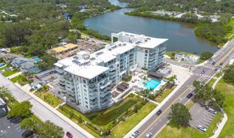 1020 SUNSET POINT Rd 213, Clearwater, FL 33755