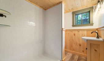 230 Big Barndoor Is, Alton, NH 03810