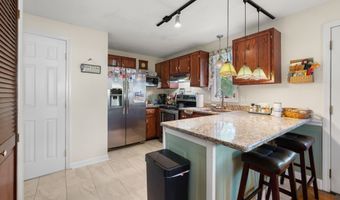 135 Liberty St 135, Clinton, CT 06413