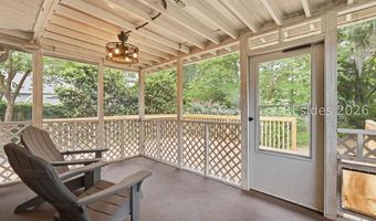 16 Sherwood Ln, Beaufort, SC 29907
