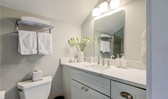 40 Grafton St, Newport, RI 02840