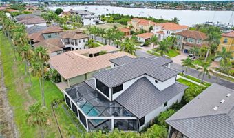 6104 LAGOMAR Ln, Apollo Beach, FL 33572