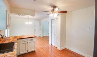 9024 Oakridge Dr, Alton, IL 62002