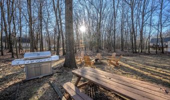 113 MECKESVILLE Rd, Albrightsville, PA 18210