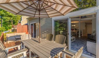 5 Sea Knoll Ct, Bourne, MA 02532