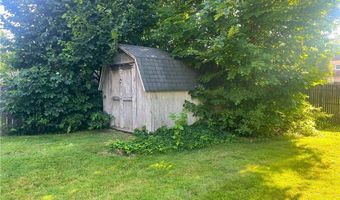 521 Brittain Rd, Akron, OH 44305