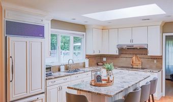 42 Elmdale Ave, Johnston, RI 02919