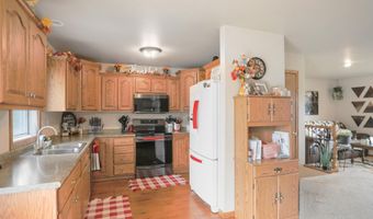 1306 S 12th St, Aberdeen, SD 57401