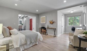6829 Corintia St, Carlsbad, CA 92009