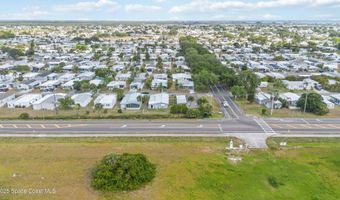 901 Laurel Cir, Barefoot Bay, FL 32976