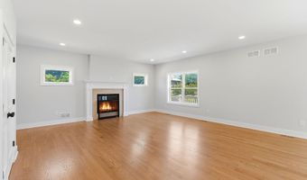 56 W Washington Ave, Atlantic Highlands, NJ 07716