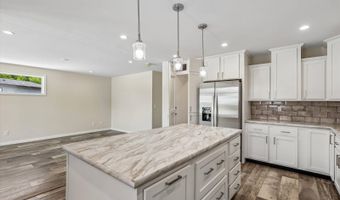 7368 NE BERWICK Dr #7, Ankeny, IA 50021