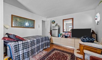16 Courtway St, Narragansett, RI 02882