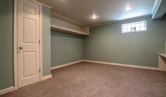 8932 Ione Ln, Affton, MO 63123