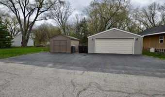 4506 Lakewood Rd, McHenry, IL 60050