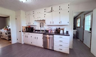 621 Hwy 62 W, Ash Flat, AR 72513