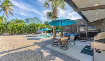 154 CRESCENT Dr, Anna Maria, FL 34216