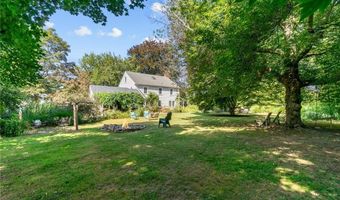 1220 Hope St, Bristol, RI 02809
