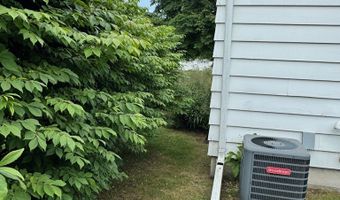 305 Lakeview Dr, Algoma, WI 54201
