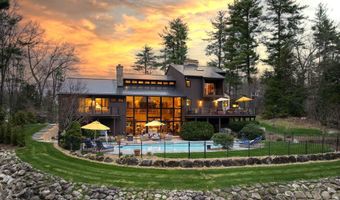 6 Williamsburg Ln, Bedford, NH 03110