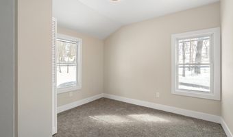 6 Juniper Ridge Dr, Danbury, CT 06811